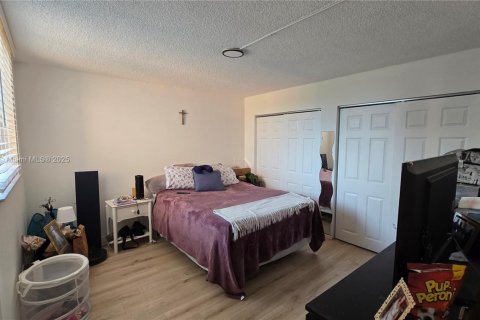 Снять в аренду кондоминиум в Майами, Флорида 2 спальни, 87.89м2, № 1952576 - фото 16