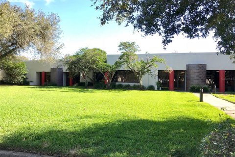 Immobilier commercial à Tampa, Floride 2810.85 m2 № 2135743