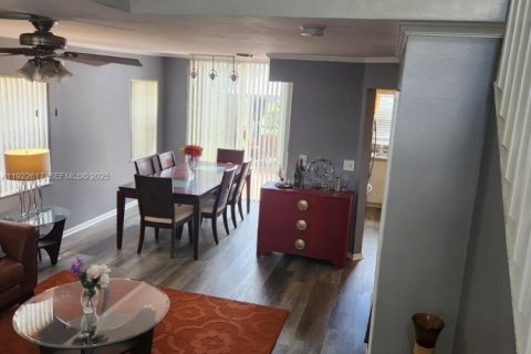 Купить виллу или дом в Плантация, Флорида 3 спальни, 137.87м2, № 1977167 - фото 3