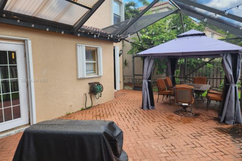 Купить виллу или дом в Плантация, Флорида 3 спальни, 137.87м2, № 1977167 - фото 8