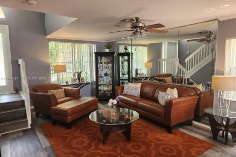 Купить виллу или дом в Плантация, Флорида 3 спальни, 137.87м2, № 1977167 - фото 4