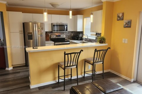 Купить виллу или дом в Плантация, Флорида 3 спальни, 137.87м2, № 1977167 - фото 6