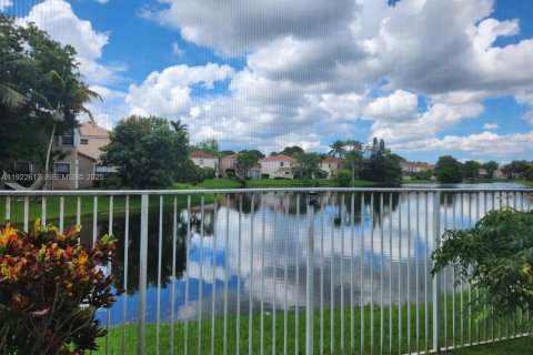 Купить виллу или дом в Плантация, Флорида 3 спальни, 137.87м2, № 1977167 - фото 9