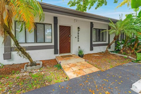 House in Miami, Florida 2 bedrooms, 146.79 sq.m. № 1872095 - photo 3