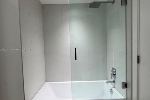 Купить кондоминиум в Бей-Харбор-Айлендс, Флорида 1 комната, 114.18м2, № 1781940 - фото 30