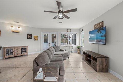 House in Punta Gorda, Florida 4 bedrooms, 206.34 sq.m. № 1552674 - photo 22
