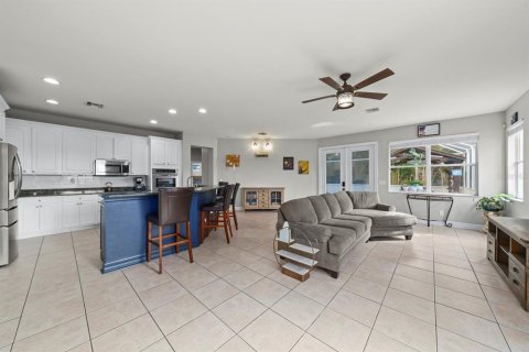 House in Punta Gorda, Florida 4 bedrooms, 206.34 sq.m. № 1552674 - photo 17