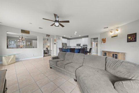 House in Punta Gorda, Florida 4 bedrooms, 206.34 sq.m. № 1552674 - photo 18