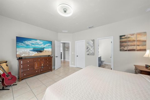 House in Punta Gorda, Florida 4 bedrooms, 206.34 sq.m. № 1552674 - photo 27