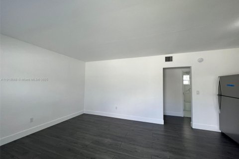 Apartment in Miami, Florida 1 bedroom, 46.45 sq.m. № 1970849 - photo 2