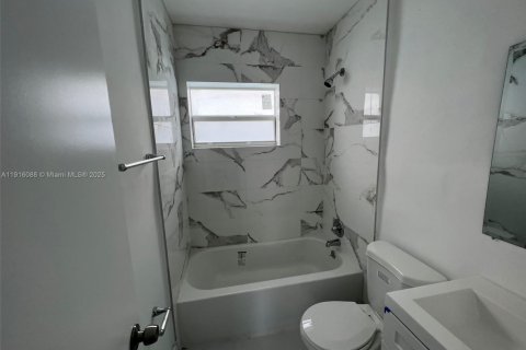 Apartment in Miami, Florida 1 bedroom, 46.45 sq.m. № 1970849 - photo 10