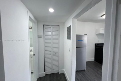 Apartment in Miami, Florida 1 bedroom, 46.45 sq.m. № 1970849 - photo 8