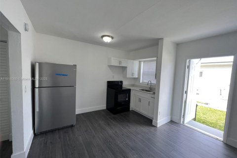 Apartment in Miami, Florida 1 bedroom, 46.45 sq.m. № 1970849 - photo 5