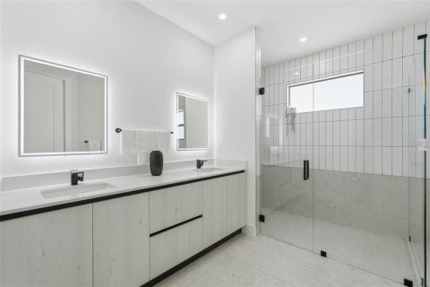 Villa ou maison à vendre à Cape Coral, Floride: 3 chambres, 219.71 m2 № 2396083 - photo 24