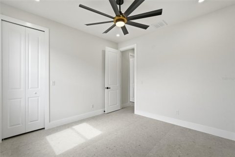 Villa ou maison à vendre à Cape Coral, Floride: 3 chambres, 219.71 m2 № 2396083 - photo 29