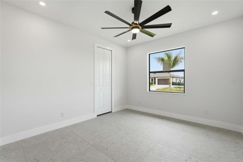 Villa ou maison à vendre à Cape Coral, Floride: 3 chambres, 219.71 m2 № 2396083 - photo 25