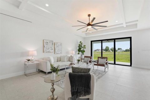 Villa ou maison à vendre à Cape Coral, Floride: 3 chambres, 219.71 m2 № 2396083 - photo 8