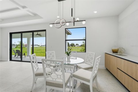 Villa ou maison à vendre à Cape Coral, Floride: 3 chambres, 219.71 m2 № 2396083 - photo 17