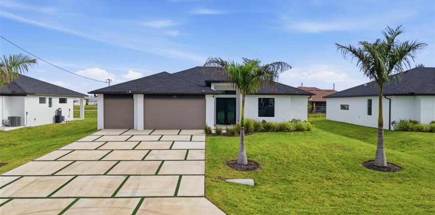 Villa ou maison à Cape Coral, Floride 3 chambres, 219.71 m2 № 2396083