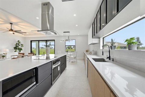 Villa ou maison à vendre à Cape Coral, Floride: 3 chambres, 219.71 m2 № 2396083 - photo 12