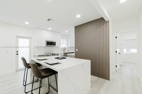 Casa en venta en Miami, Florida, 4 dormitorios, 123.56 m2 № 1498382 - foto 16