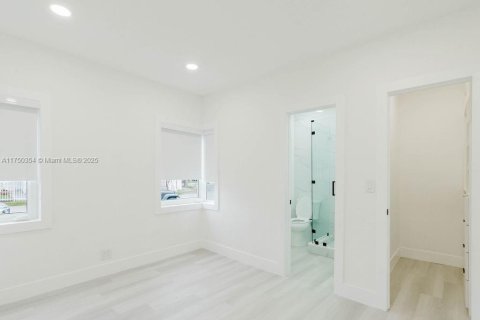 Casa en venta en Miami, Florida, 4 dormitorios, 123.56 m2 № 1498382 - foto 22