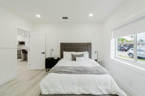 Casa en venta en Miami, Florida, 4 dormitorios, 123.56 m2 № 1498382 - foto 11