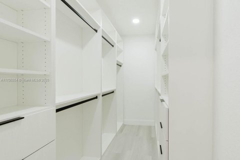 Casa en venta en Miami, Florida, 4 dormitorios, 123.56 m2 № 1498382 - foto 8