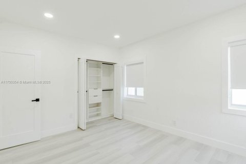 Casa en venta en Miami, Florida, 4 dormitorios, 123.56 m2 № 1498382 - foto 25