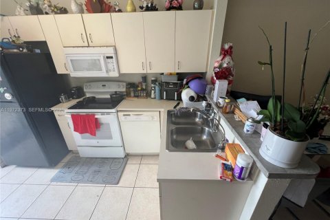 Купить таунхаус в Хомстед, Флорида 3 спальни, 103.59м2, № 2032993 - фото 10