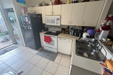 Купить таунхаус в Хомстед, Флорида 3 спальни, 103.59м2, № 2032993 - фото 12