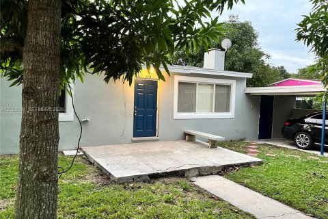 Villa ou maison à West Palm Beach, Floride 3 chambres, 74.32 m2 № 2390029