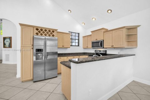 House in Cooper City, Florida 3 bedrooms, 164.16 sq.m. № 1872194 - photo 10