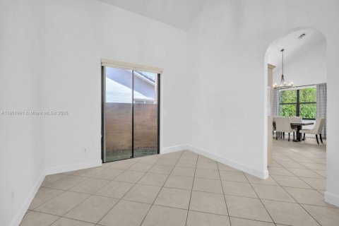 House in Cooper City, Florida 3 bedrooms, 164.16 sq.m. № 1872194 - photo 8