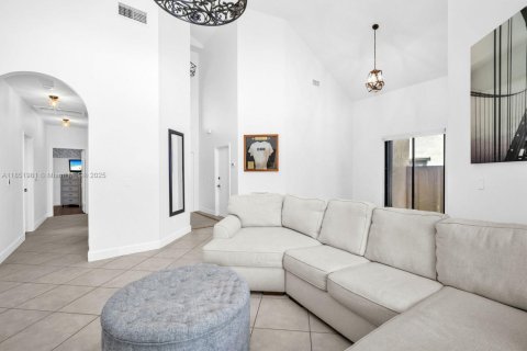 House in Cooper City, Florida 3 bedrooms, 164.16 sq.m. № 1872194 - photo 5