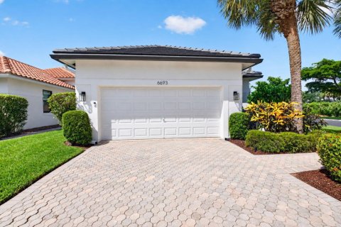 House in Boca Raton, Florida 3 bedrooms, 163.23 sq.m. № 2389925 - photo 2