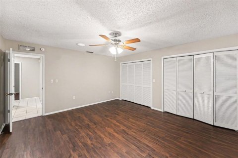 House in Palm Harbor, Florida 3 bedrooms, 162.49 sq.m. № 2231396 - photo 16