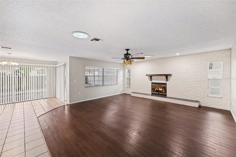 House in Palm Harbor, Florida 3 bedrooms, 162.49 sq.m. № 2231396 - photo 7