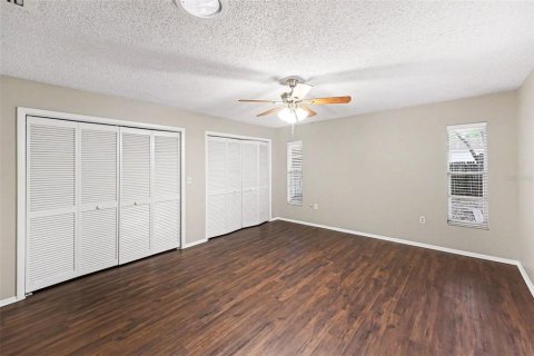 House in Palm Harbor, Florida 3 bedrooms, 162.49 sq.m. № 2231396 - photo 15