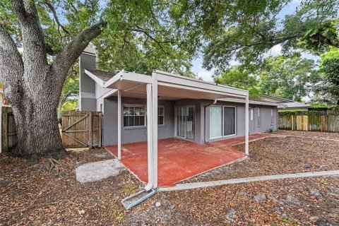 House in Palm Harbor, Florida 3 bedrooms, 162.49 sq.m. № 2231396 - photo 4