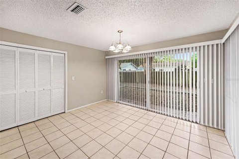 House in Palm Harbor, Florida 3 bedrooms, 162.49 sq.m. № 2231396 - photo 10
