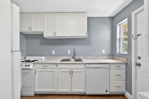 Immobilier commercial à vendre à Daytona Beach, Floride: 6 chambres, 165.55 m2 № 2096907 - photo 8