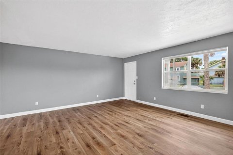 Immobilier commercial à vendre à Daytona Beach, Floride: 6 chambres, 165.55 m2 № 2096907 - photo 6