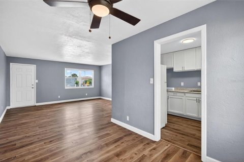 Immobilier commercial à vendre à Daytona Beach, Floride: 6 chambres, 165.55 m2 № 2096907 - photo 7