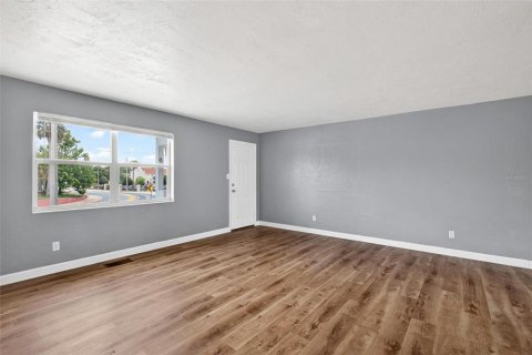Immobilier commercial à vendre à Daytona Beach, Floride: 6 chambres, 165.55 m2 № 2096907 - photo 25