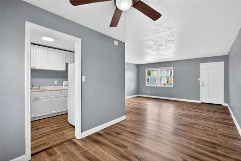 Immobilier commercial à vendre à Daytona Beach, Floride: 6 chambres, 165.55 m2 № 2096907 - photo 29