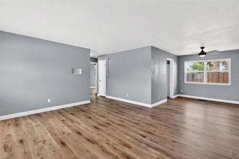 Immobilier commercial à vendre à Daytona Beach, Floride: 6 chambres, 165.55 m2 № 2096907 - photo 4