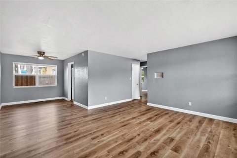 Immobilier commercial à vendre à Daytona Beach, Floride: 6 chambres, 165.55 m2 № 2096907 - photo 23