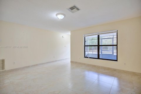 House in Lake Placid, Florida 2 bedrooms № 2030529 - photo 4