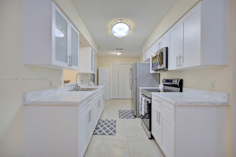 House in Lake Placid, Florida 2 bedrooms № 2030529 - photo 8